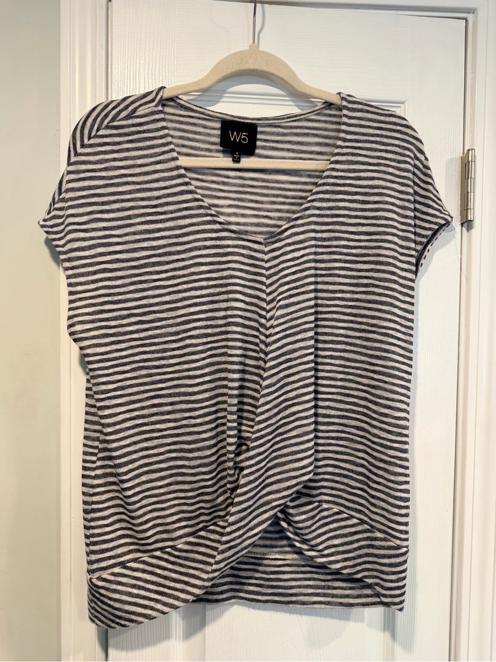 W5 Size S Short Sleeve Navy White Stripe Knit Twist Front Lightweight Top